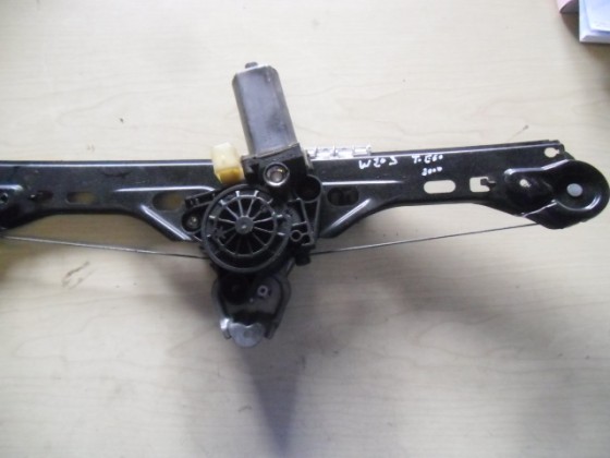 Elevador Vidro Trás Esquerdo Mercedes W203 2000 ev204